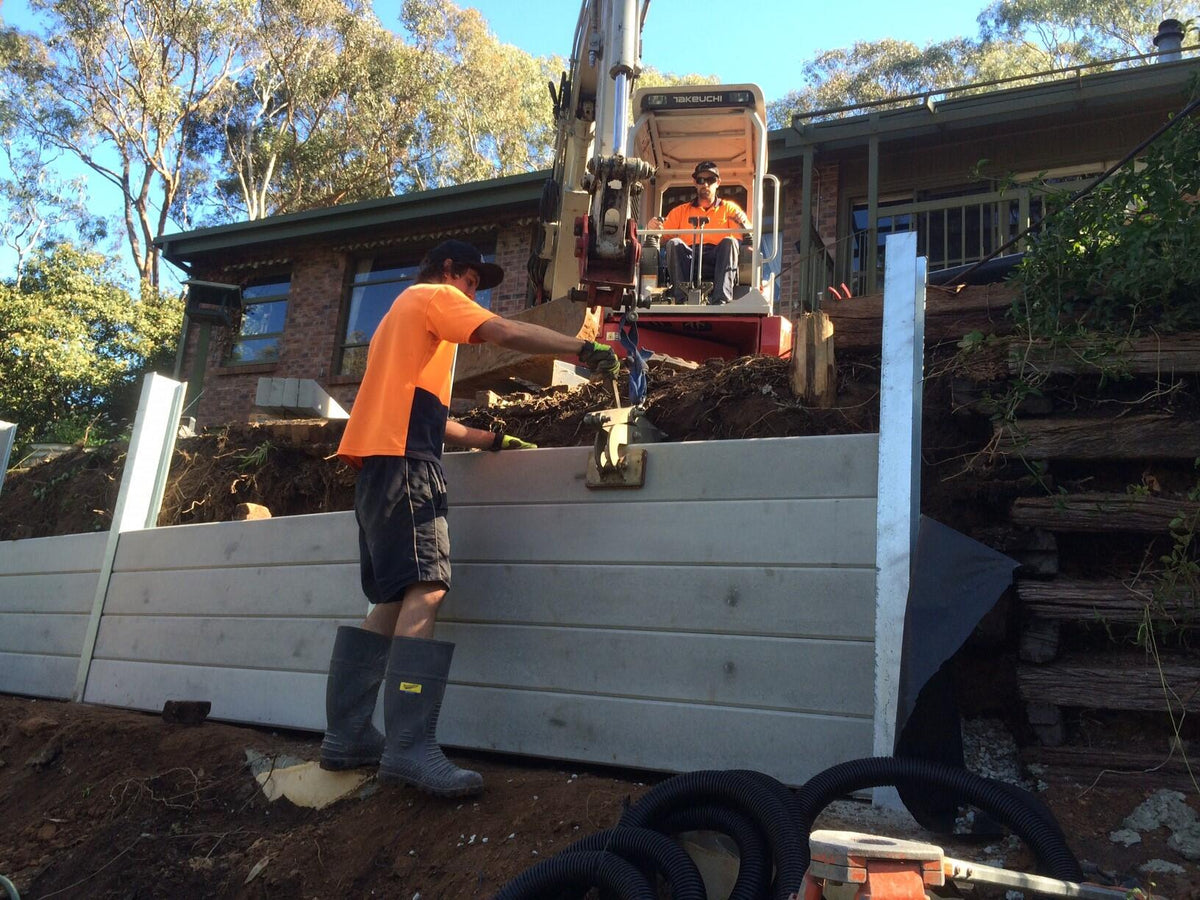 Concrete sleeper grab in use